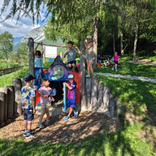 Spielen am Bewegungsspielplatz